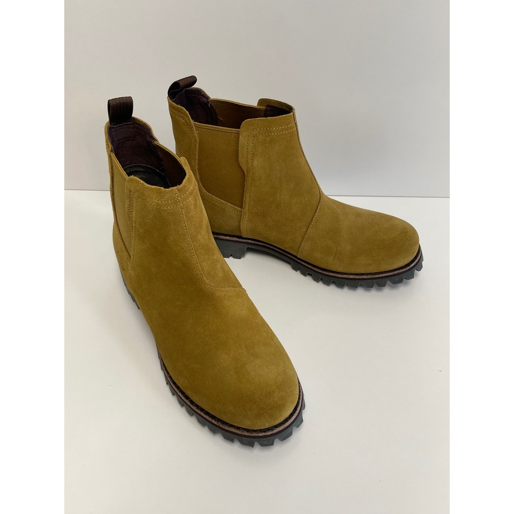 Chaco Fields Chelsea Waterproof Mustard Suede Boots Women's Size 8.5 NWOB